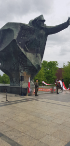 Uroczystość pod Pomnikiem Kościuszkowca – Warszawa Praga Północ ulica Okrzei