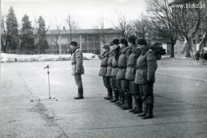 Uroczystość pożegnania odchodzących do rezerwy 07.03.1988 roku