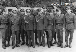 1967 rok. Dowódcy drużyn 1 kcz. W środku pierwszego rzędu por. Jan Jańczyk i ppor Stanisław Siwicki