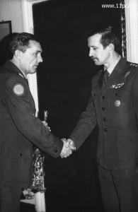 pożegnanie odchodzącego do innej JW kpt. J. Skrzypek