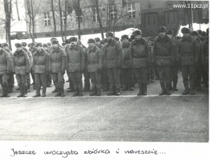 Zakończenie ćwiczeń - 3kcz por. Malko (obok ppor. Szymaniuk) i część 4kcz por. Czajkowskiego (obok ppor. Zabłocki)
