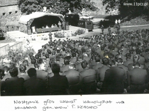 Kampania wyborcza przed wyborami w czerwcu 1989 roku. Gen.broni Tadeusz Szaciłło jako kandydat na senatora. Spotkanie w amfiteatrze Twierdzy Boyen.