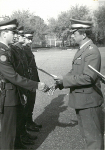 Ppłk Rojek odchodzących do rezerwy w 1989 roku
