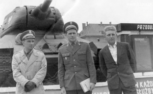 Od lewej kpt. K. Skowronek, kpt. I. Olszewski i sierż. Dawsiewicz
