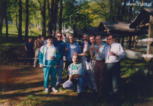 Od lewej: Mirosław Zieliński, Karol Czajkowski, Jan Łukasiewicz, Eugeniusz Jasiurkowski, Jerzy Szymaniuk, Ryszard Mazurkiewicz i Stanisław Goździewski. W kuckach Mariusz Zasiadczyk